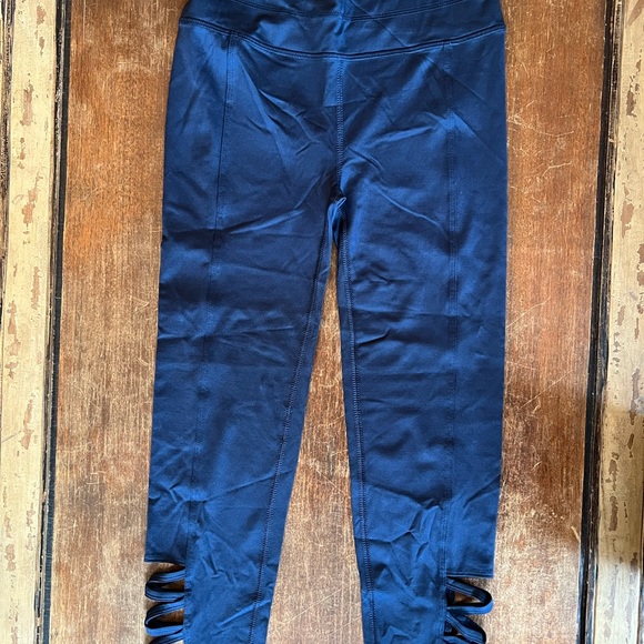 NWOT TA Tracy Anderson G.I.L.I. Petite Leggings Cutout - Picture 5 of 9